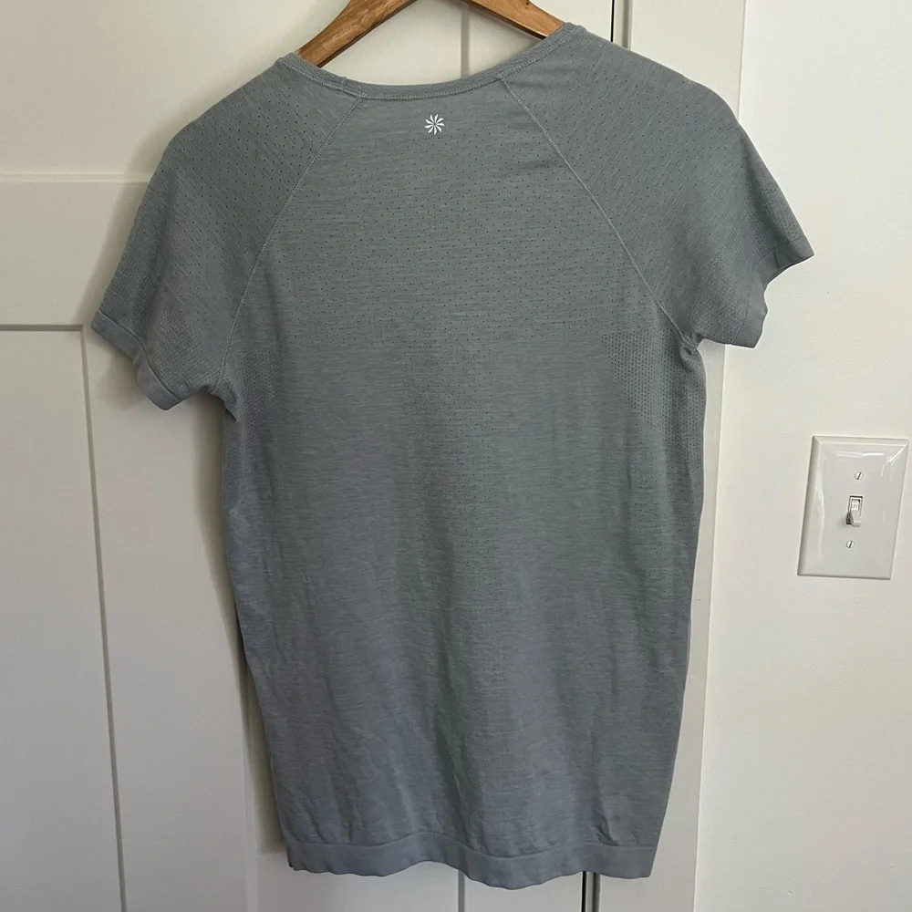 Athleta workout tee shirt - Picture 2 of 5